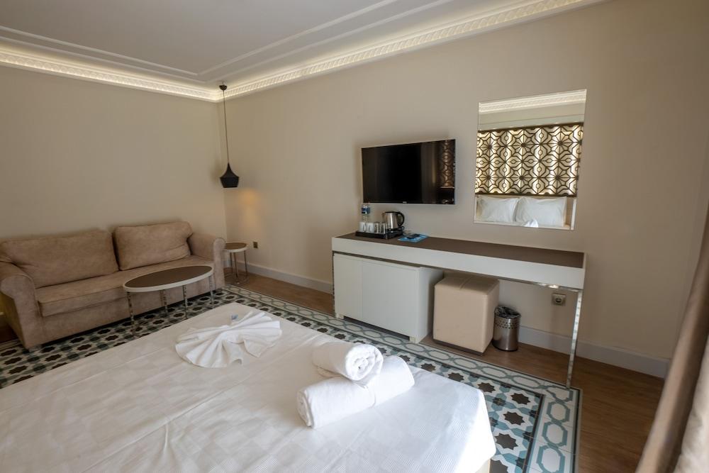 Long Beach Club Nature