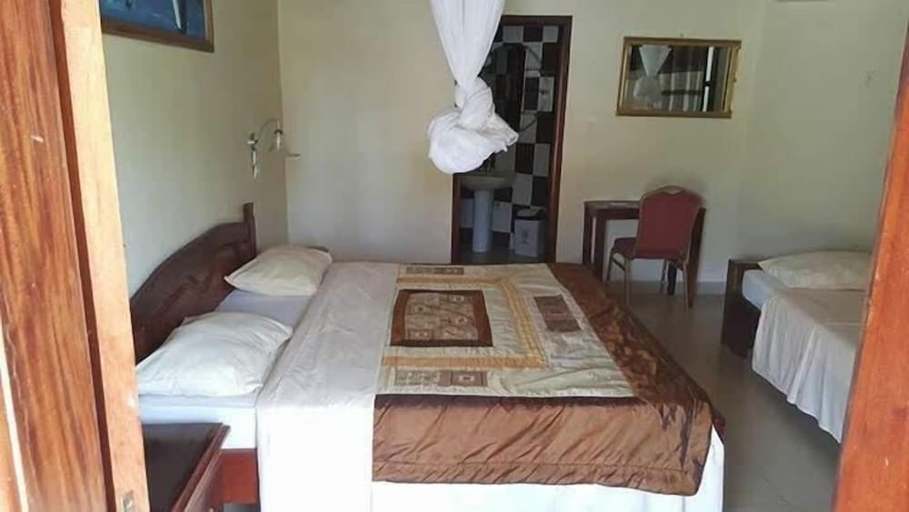 Hotel & Campement du Lac Rose