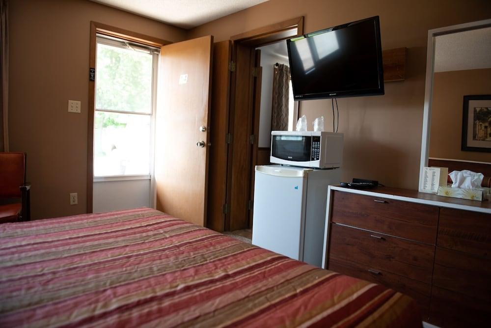 Adams Golden Acres Motel