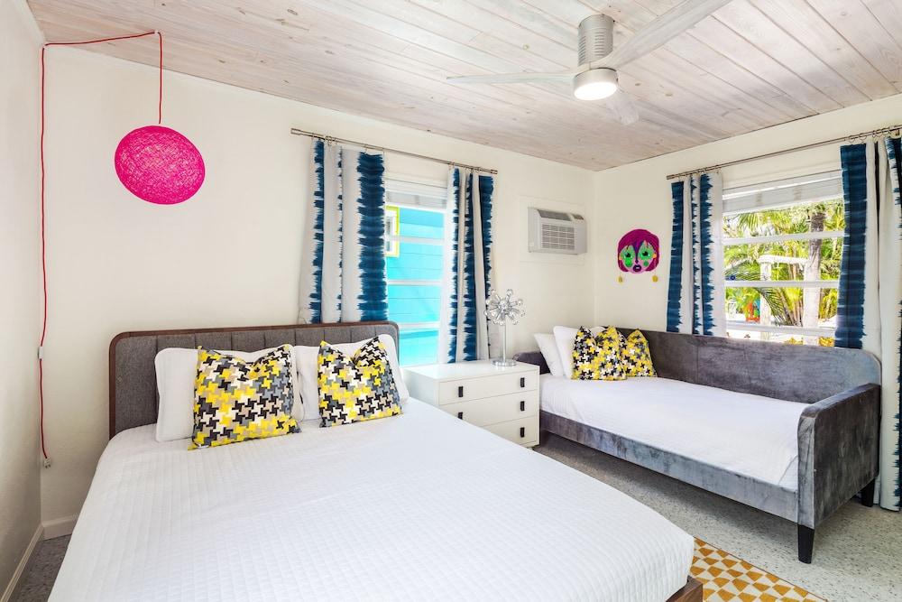 Sunset Inn & Cottages