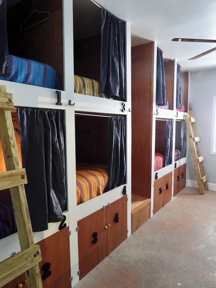 Sandbar Beachfront Hotel & Hostel