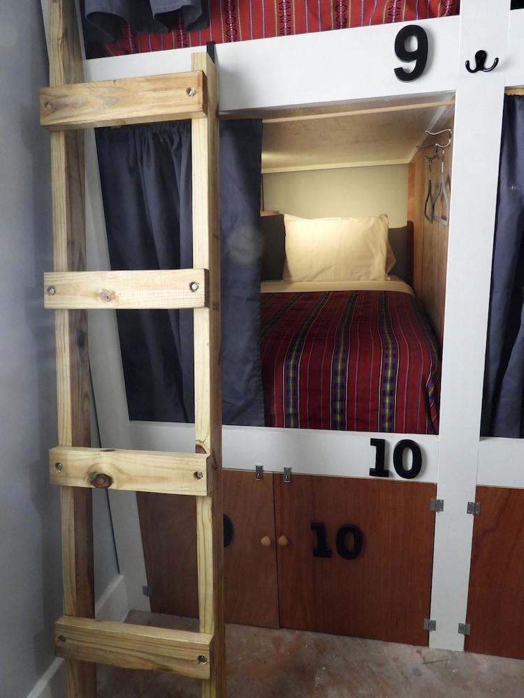 Sandbar Beachfront Hotel & Hostel