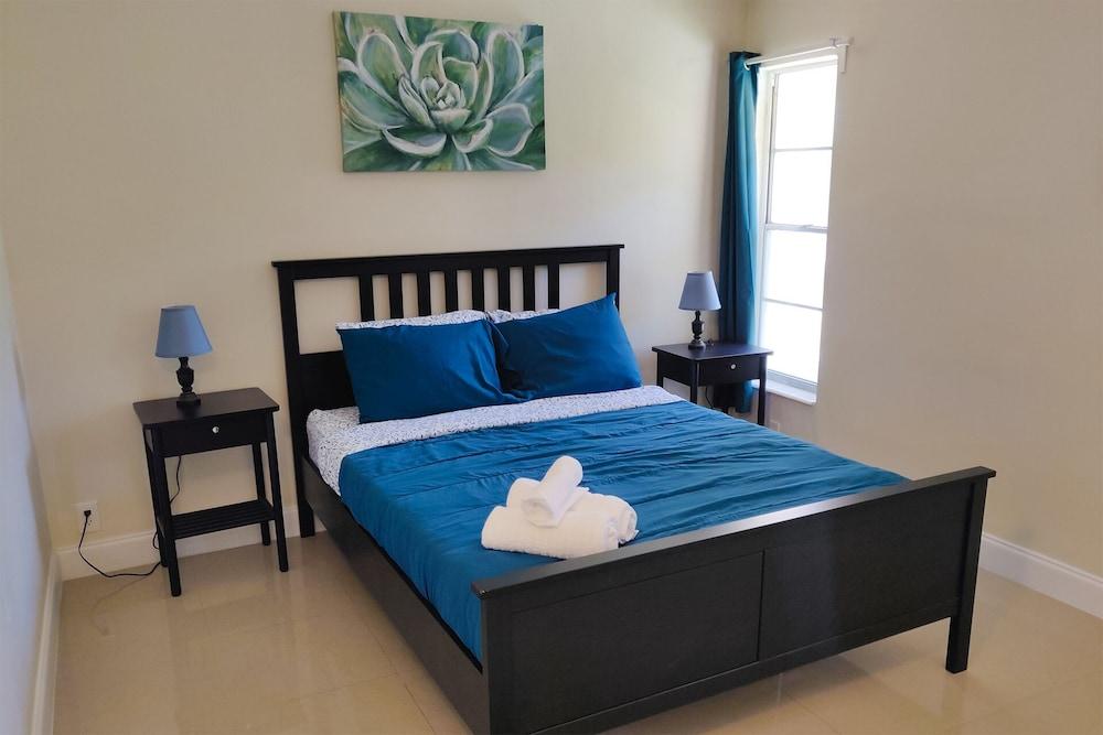 Sunny Isles Apartments by MiaRentals