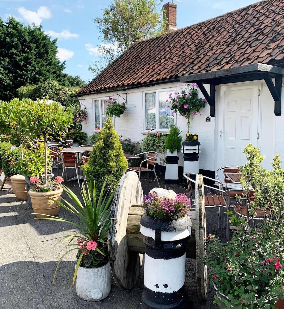 The White Horse Crostwick