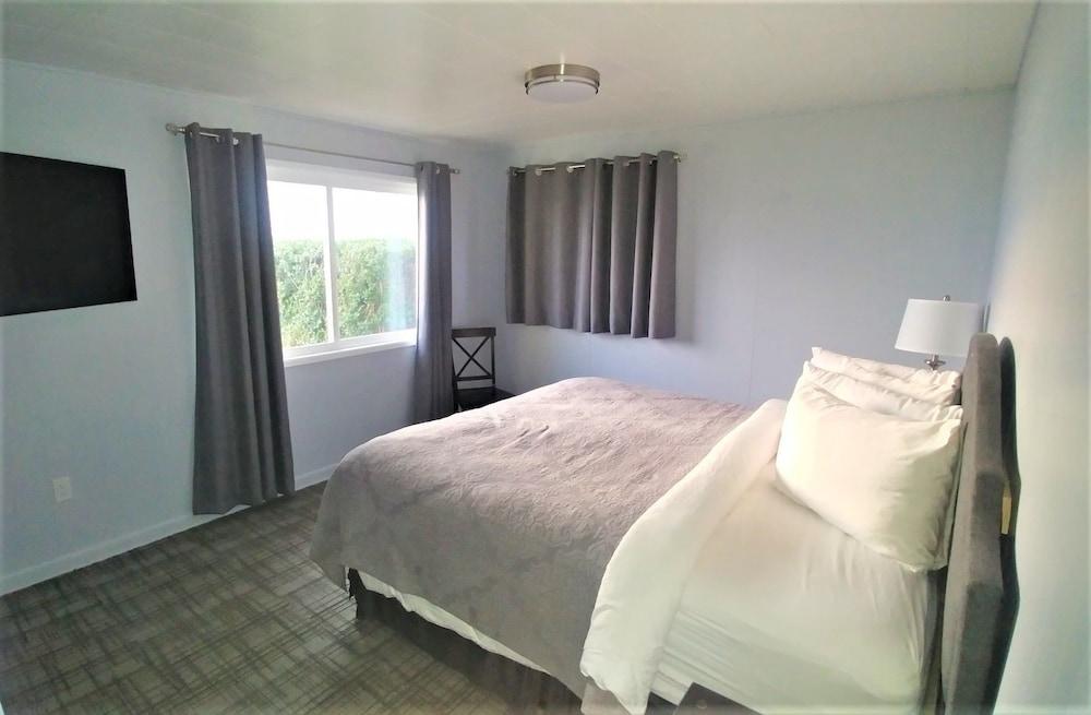 On the Beachfront Vacation Rentals