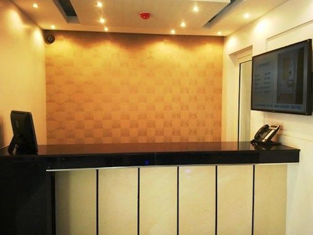 Oakspring Hotel & Luxury Suites