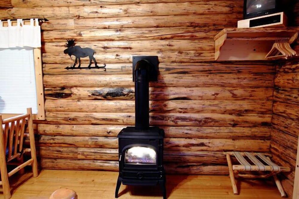 Silverwolf Log Chalet Resort