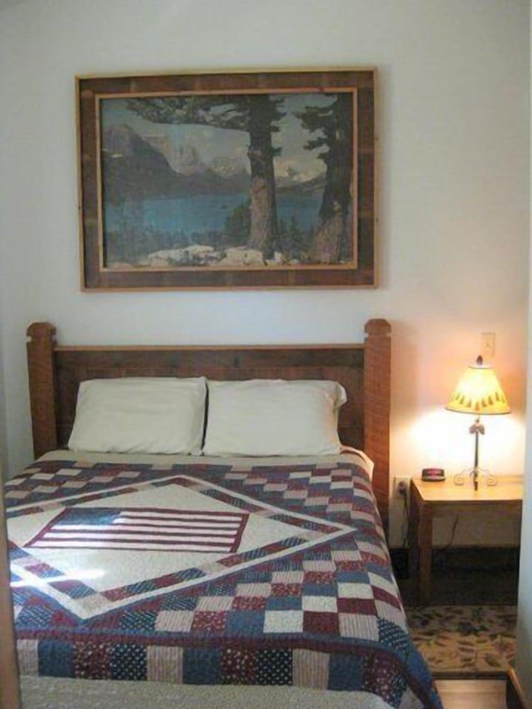 Travelers Rest Lodge