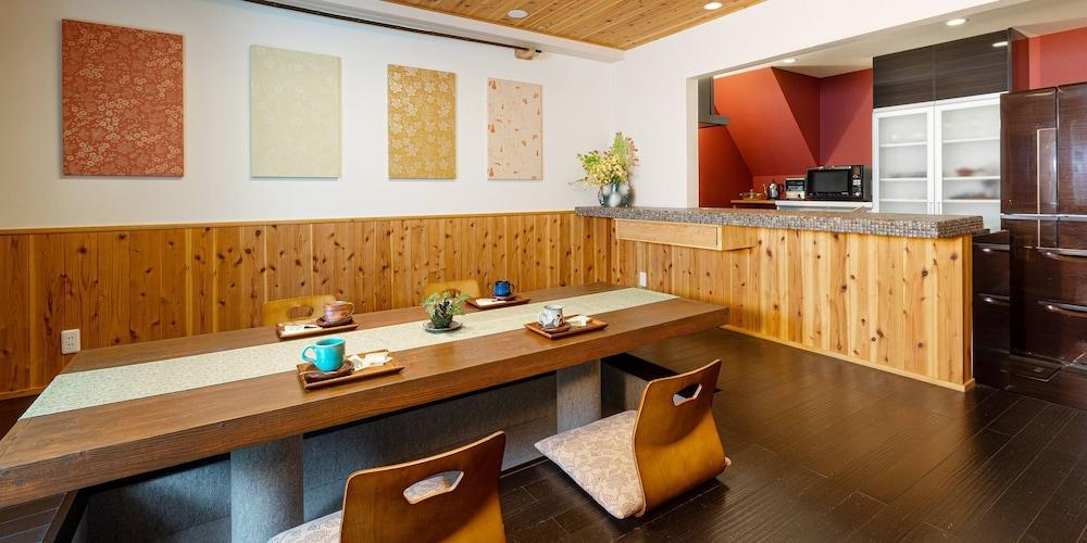 Kyoisuke Mukadeyacho