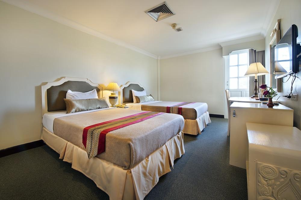 Royal Rattanakosin Hotel