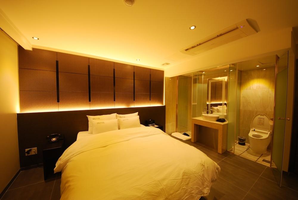 Hotel BUTI &