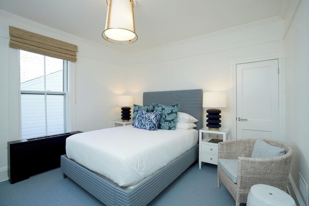 76 Main Ink Press Hotel