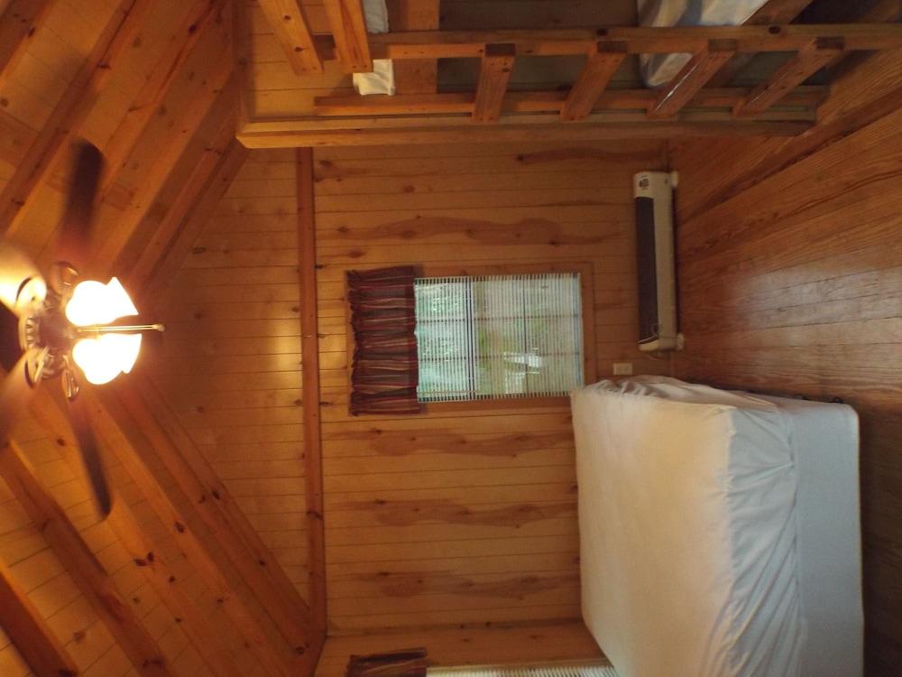 Hemlock Campground And Cottages