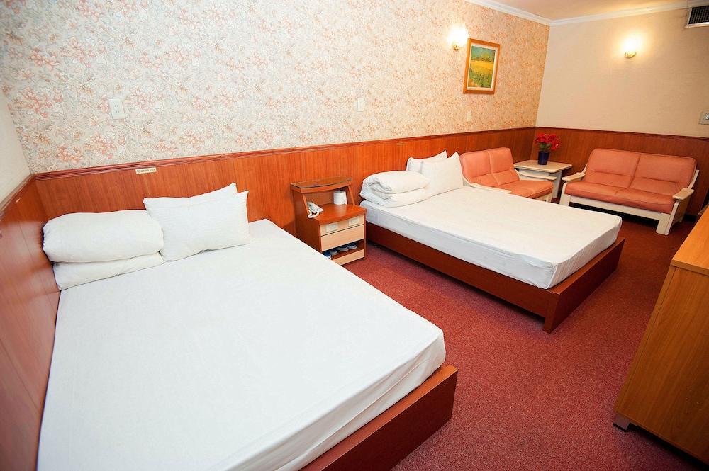 New May Flower Hotel