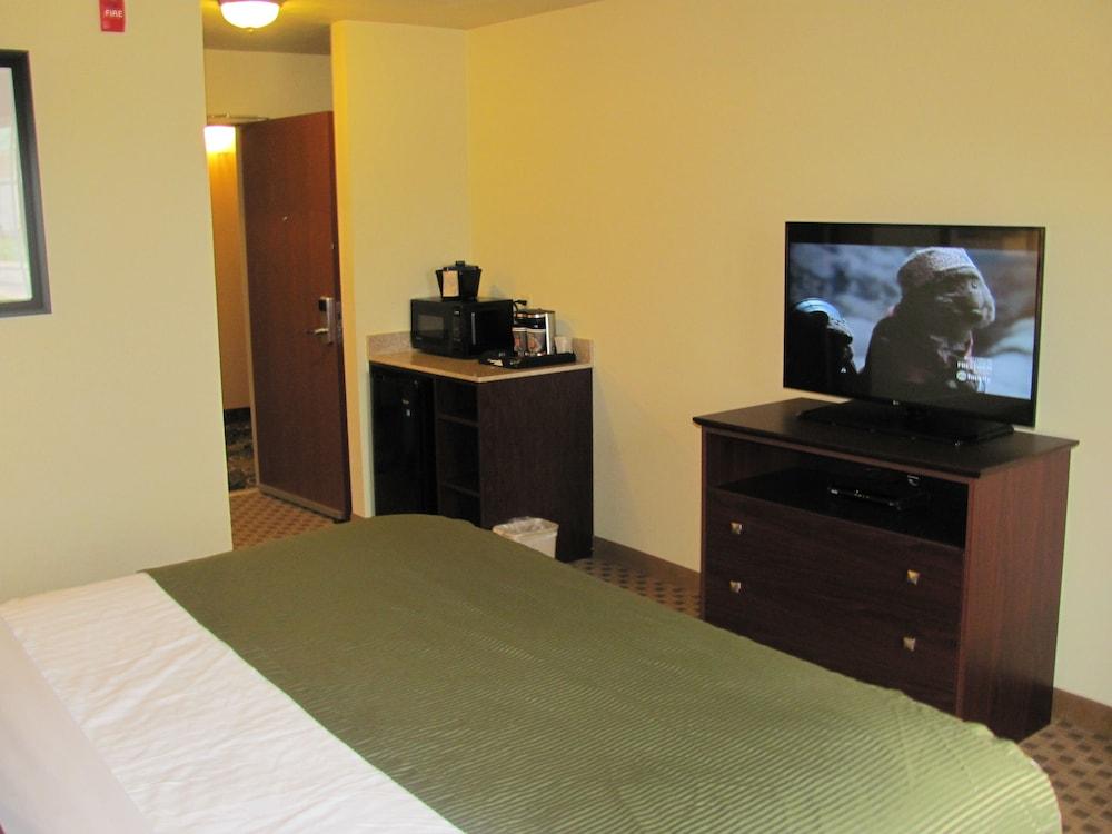 Cobblestone Inn & Suites - Ambridge