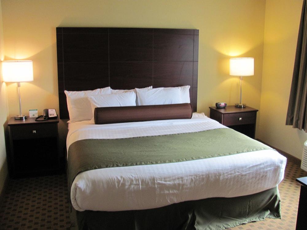 Cobblestone Inn & Suites - Ambridge