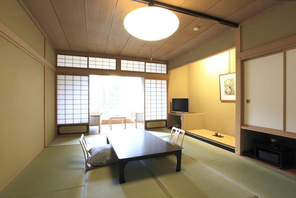 Ryokan Sakaya