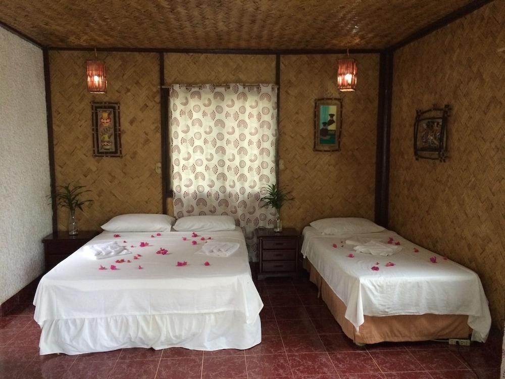 Discovery Island Resort