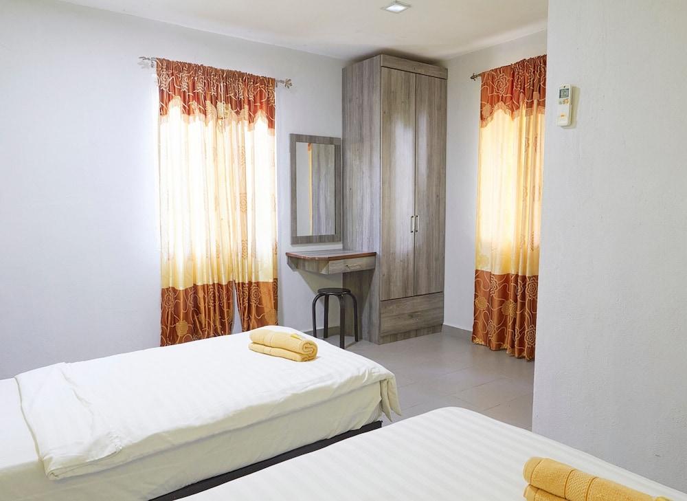 Corrie Chalet Pantai Cenang Langkawi