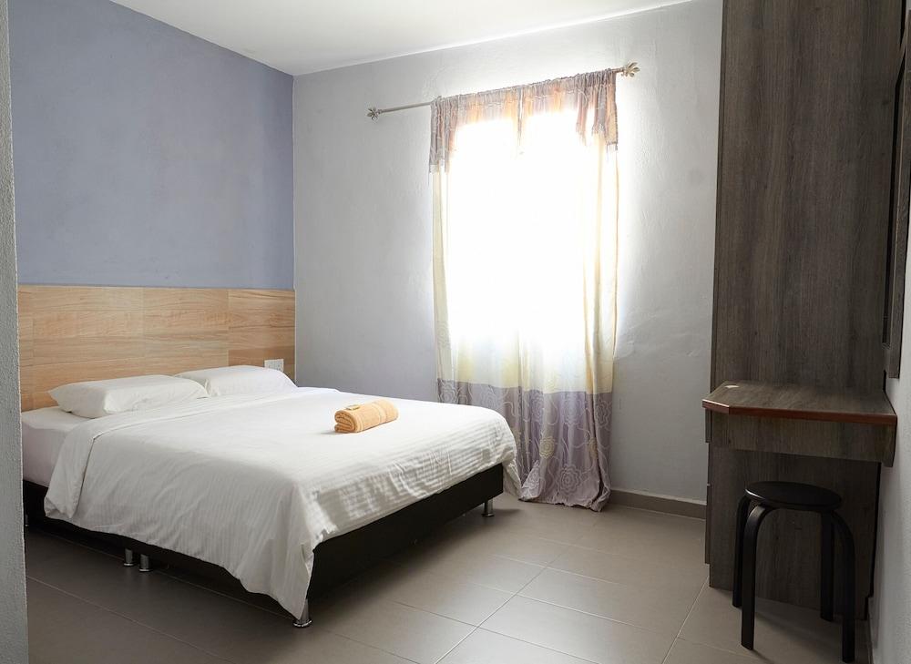 Corrie Chalet Pantai Cenang Langkawi