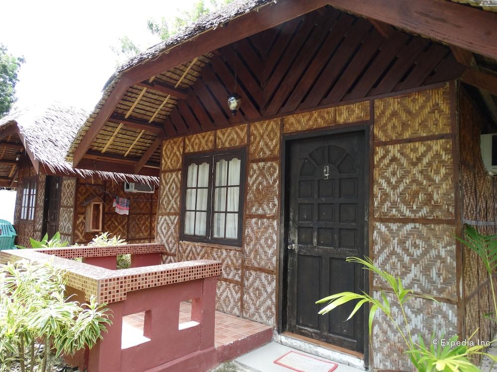 Whites and Greens Beach Resort