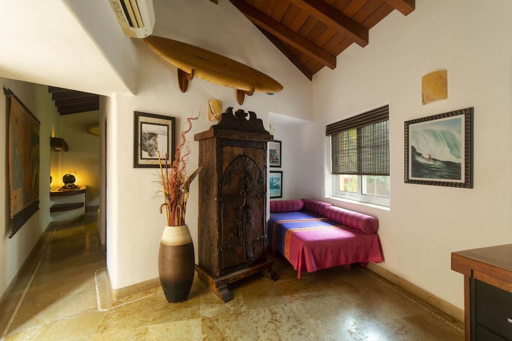 The Inn at Manzanillo Bay