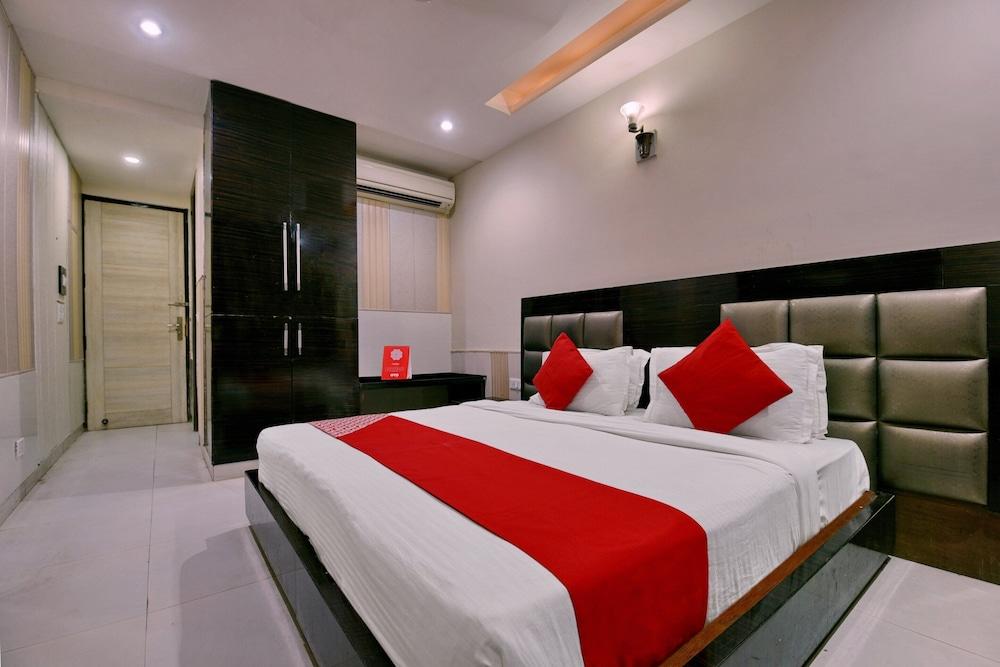 OYO 464 Hotel Lotus Palace