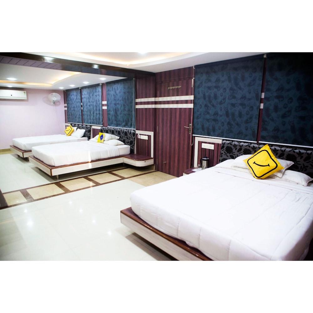 Vista Rooms At M.P Nagar