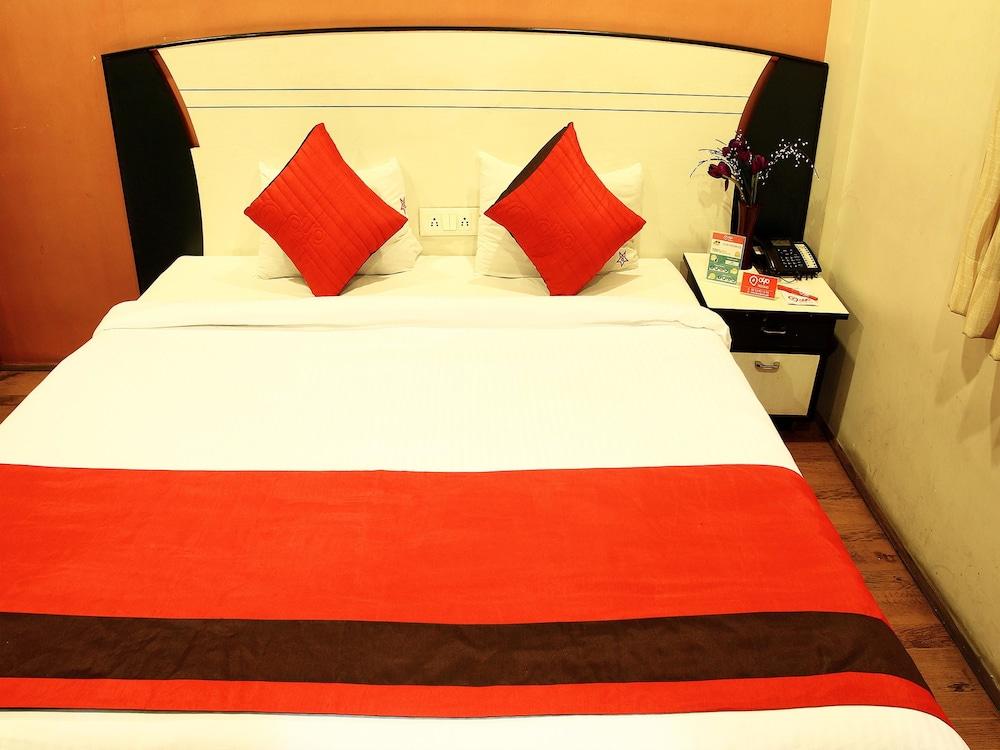 OYO 759 Hotel Rock Star