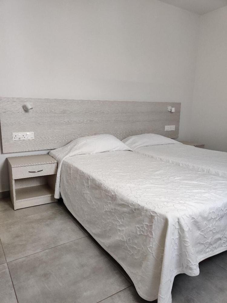 Pavlinia Hotel Apartments