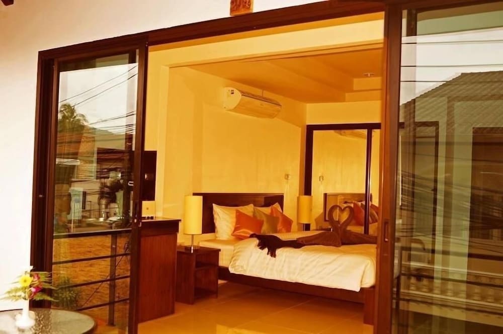 The Seashore Kamala Service Apartment