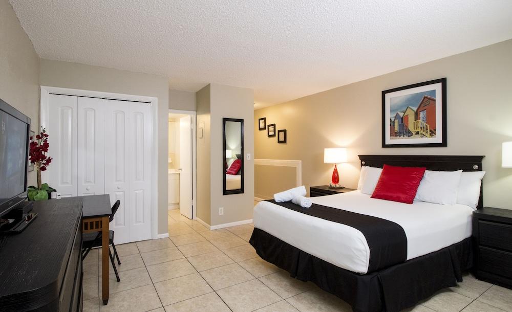 Rooftop Resort - Clothing Optional - Adult Only