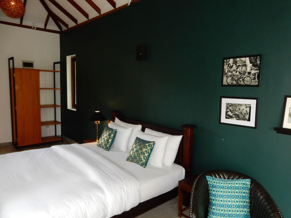 Kadolana Eco Village