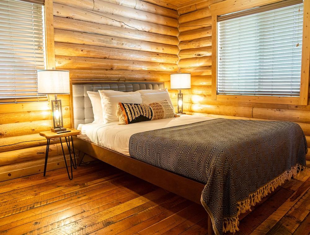 High Creek Lodge & Cabins