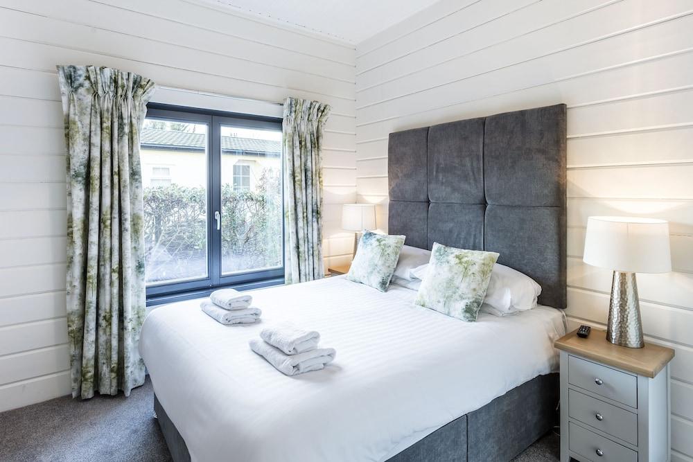 Roydon Marina Village