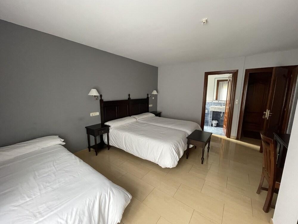 Hotel Restaurante Ribera del Chicu