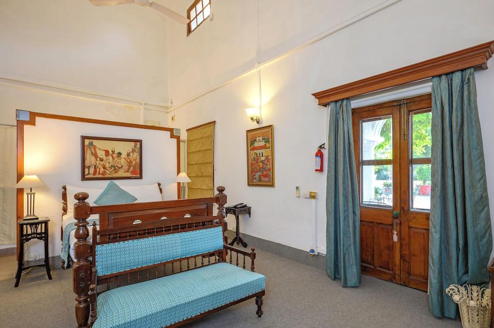 Neemrana's Baradari Palace