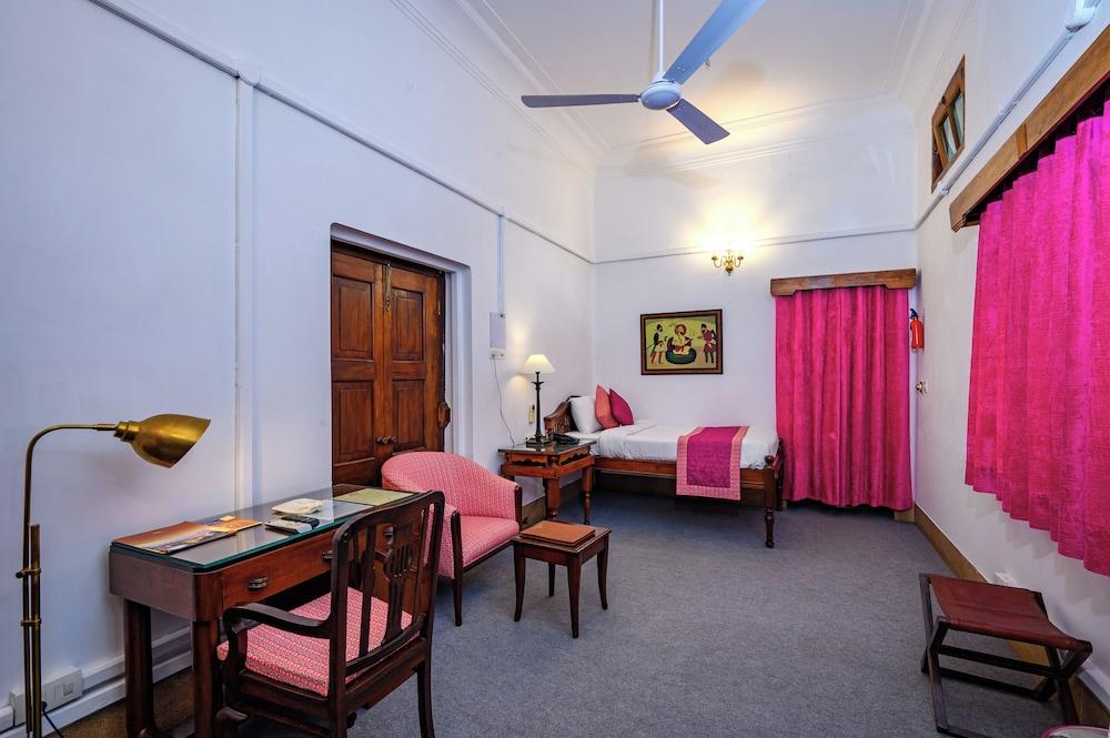 Neemrana's Baradari Palace