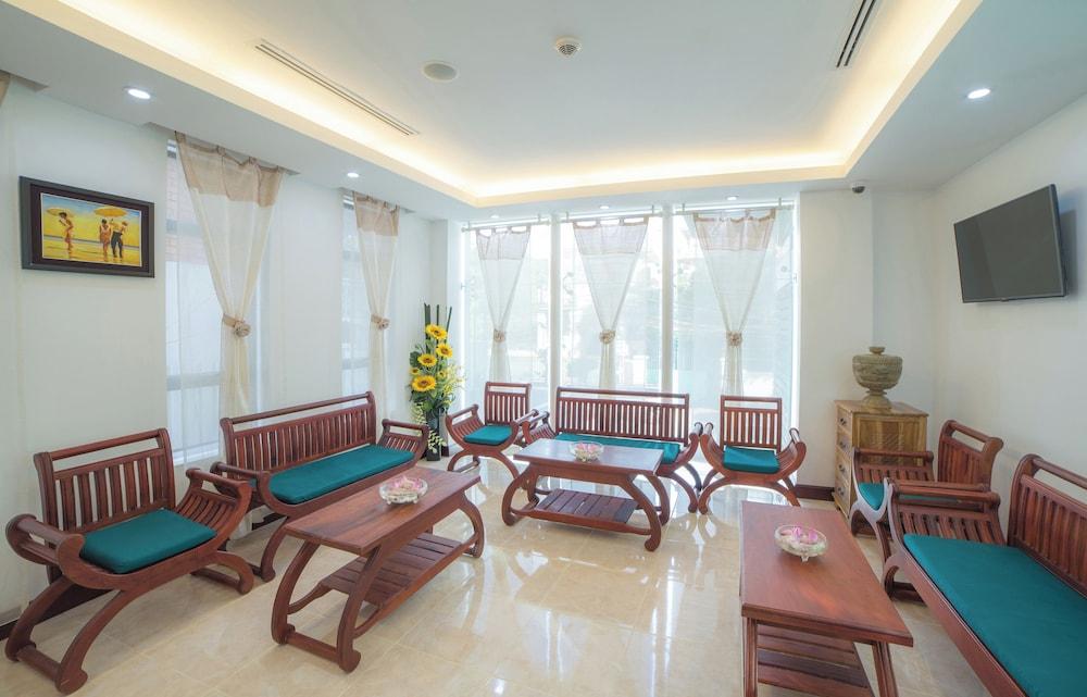 Phnom Penh Katari Hotel