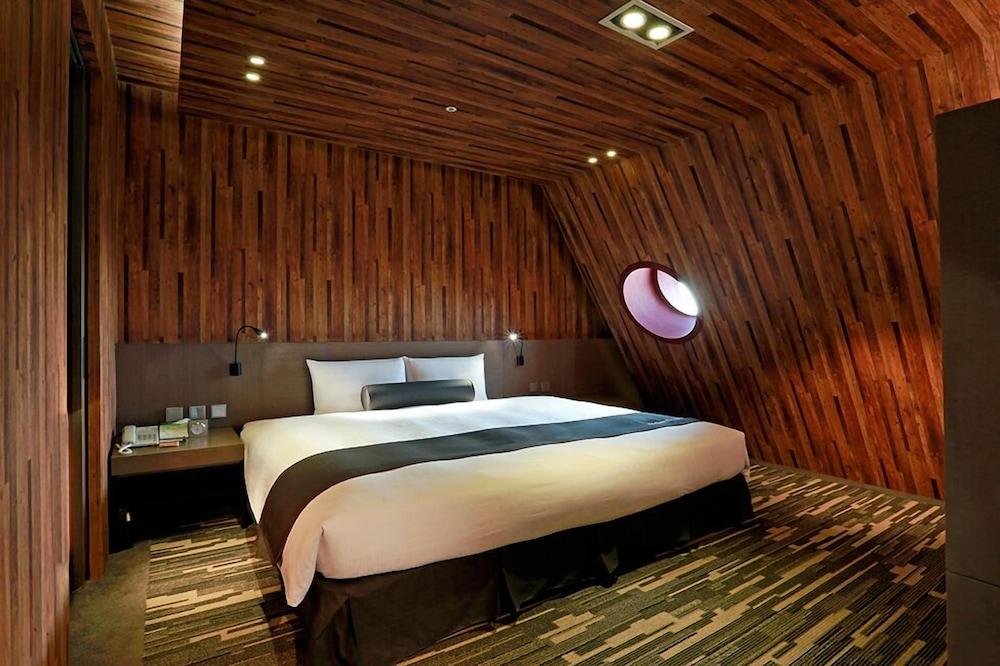 Golden Tulip - Aesthetics