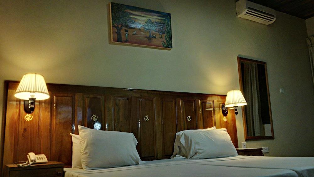 Takoradi Standard Hotel