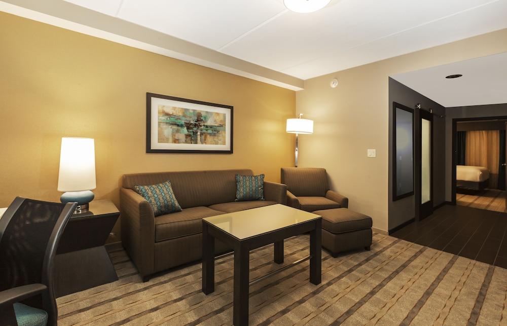 Crowne Plaza SHENANDOAH - WOODLANDS AREA by IHG