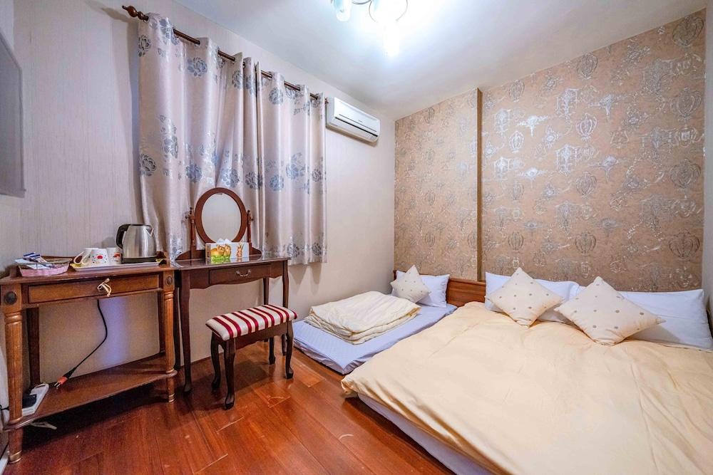 Evergreen Garden Home