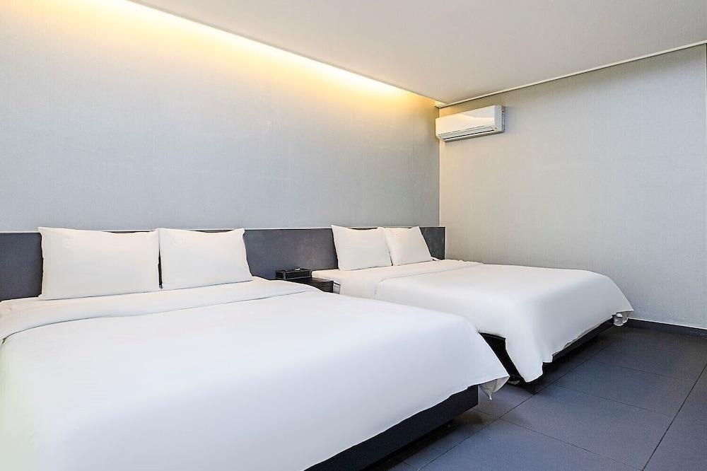 Ruby Tourist Hotel Wolmido