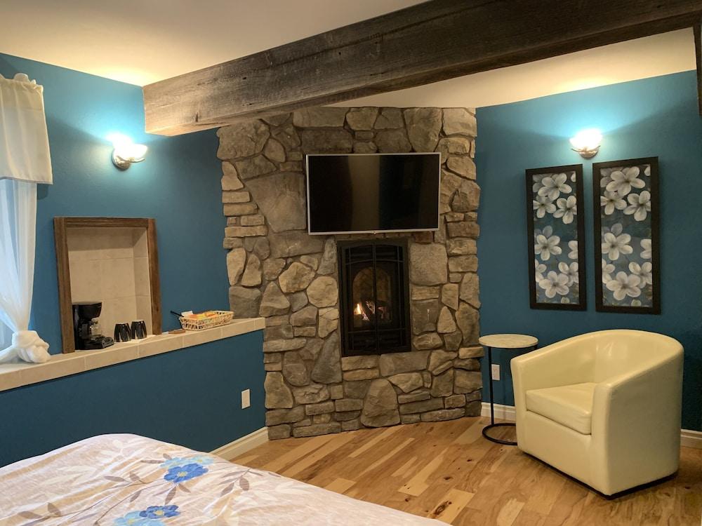 Fox Den Bed and Breakfast