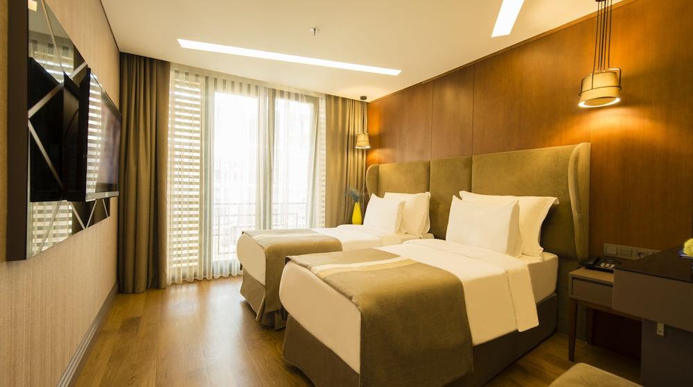 Blueway Hotel Historical