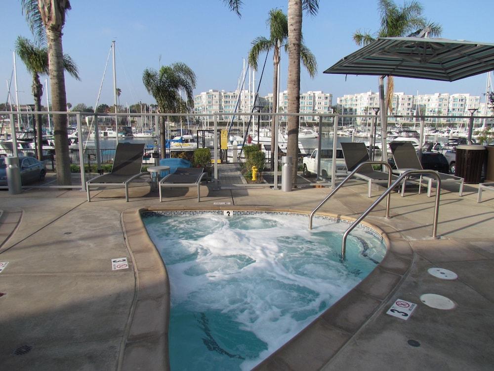 Apartment with Full Amenities - Miracle Mile