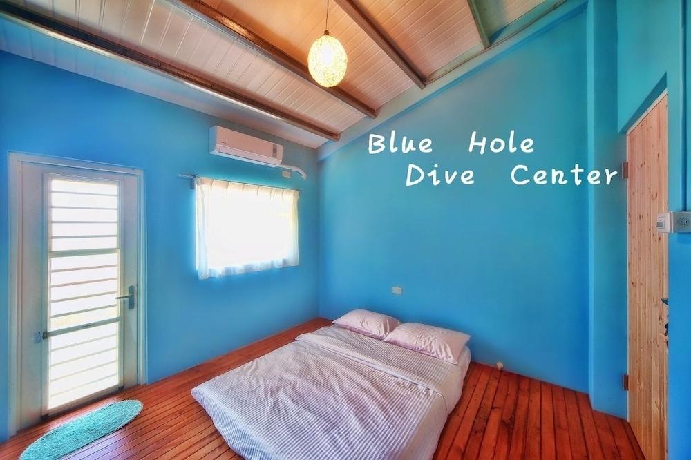 Blue Hole Dive Center