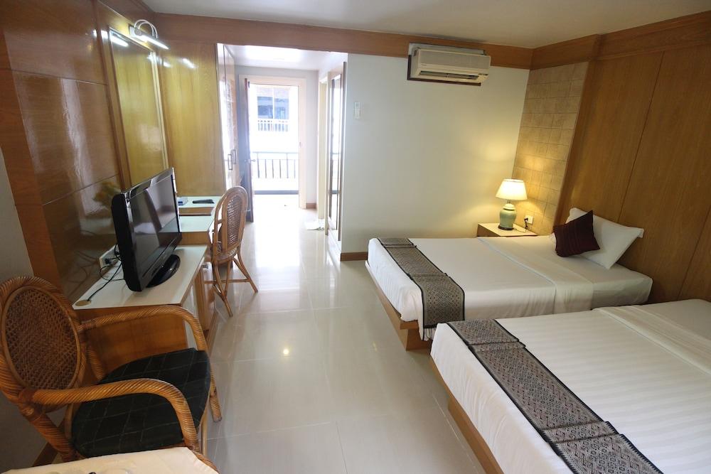 Phi Phi Banyan Villa