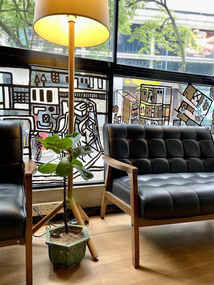 CHAOS BOUTIQUE HOTEL